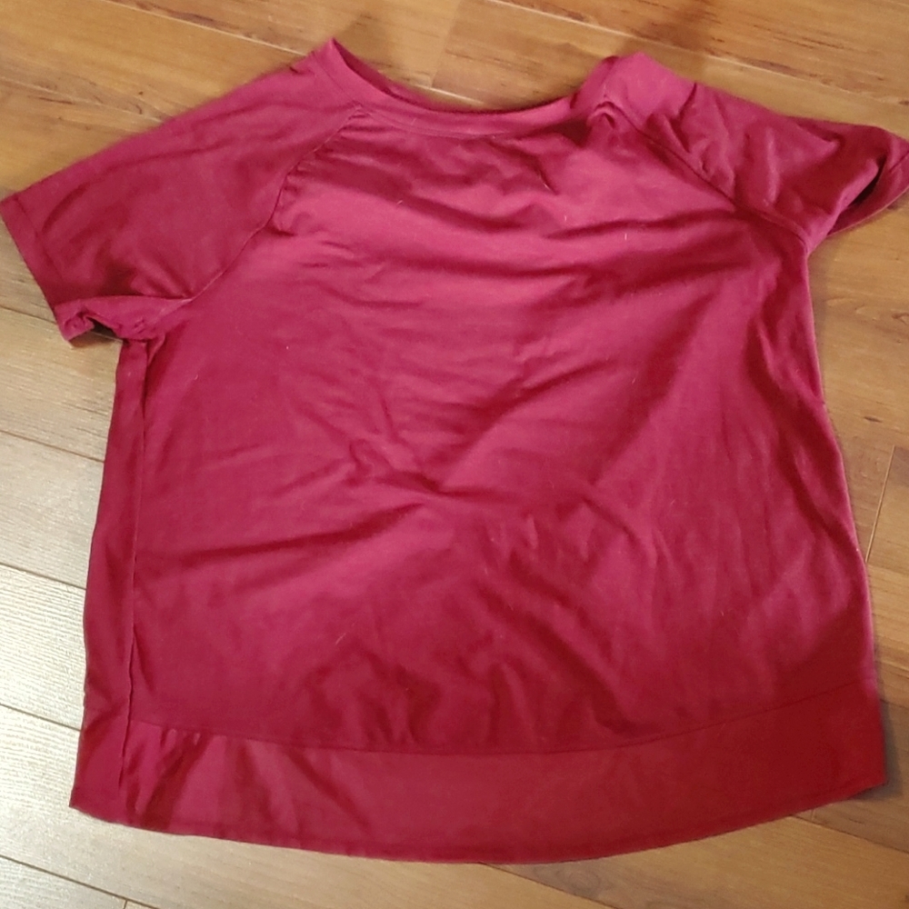 Red t-shirt.